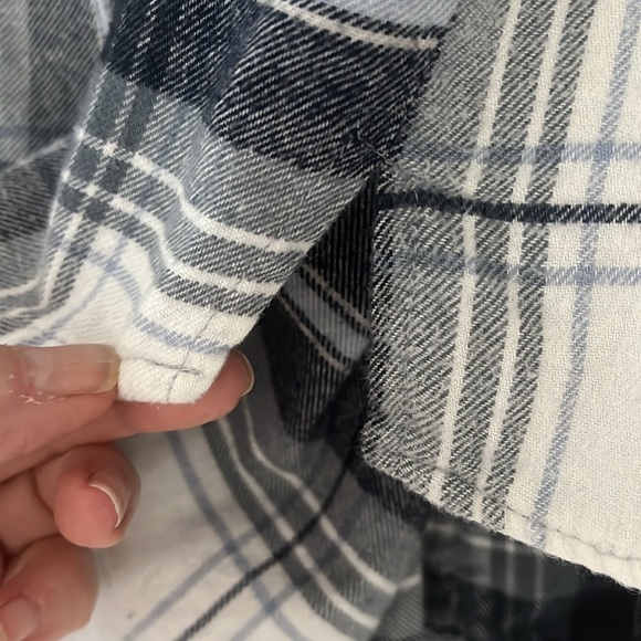 Urban Outfitters- BEG blue and white flannel,Sz Xs -oversized ( bin1) - Picture 7 of 7